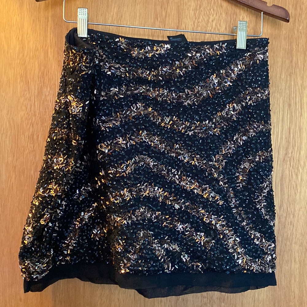 Black and gold sequin miniskirt size L